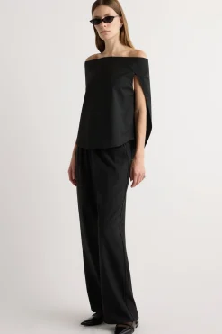 Hua Jia Angeli Off-Shoulder Back-Drape Blouse< Tops