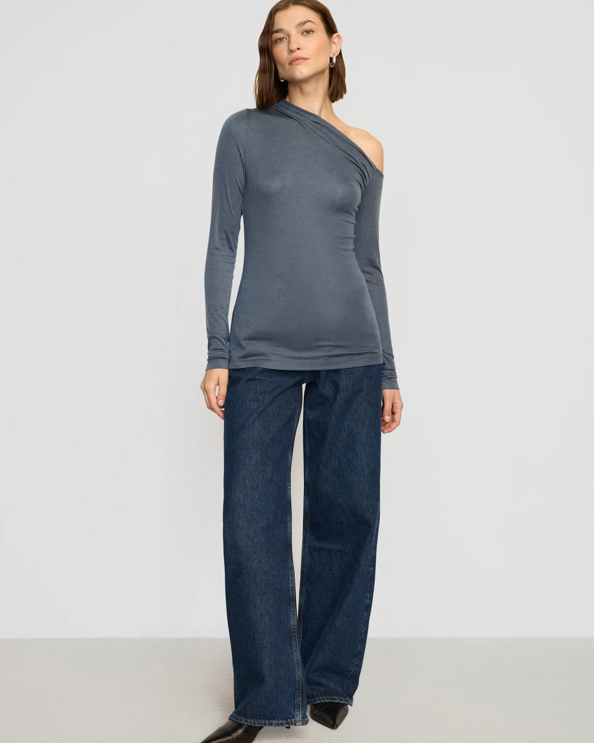 Asia Consultancy Co., Ltd Ayra Tencel-Wool Off-Shoulder Tee< Tees|Tops