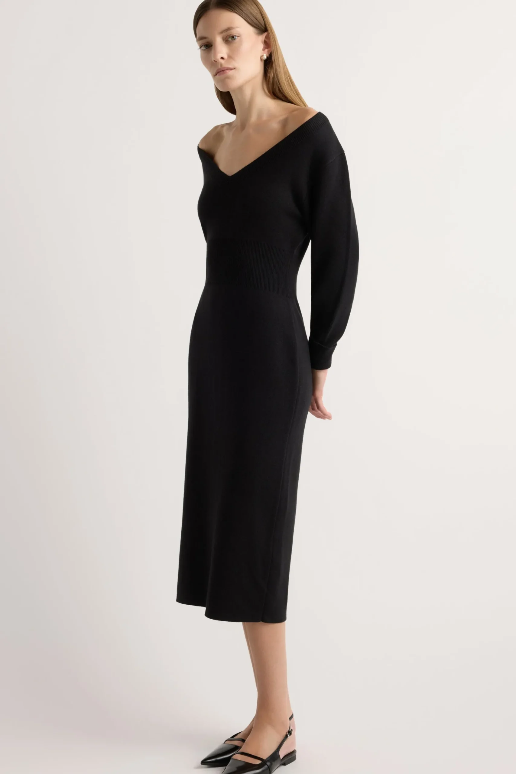 Brilliant Wise Corporation Limited Bora Off-Shoulder V-Neck Sweater Dress< Dresses