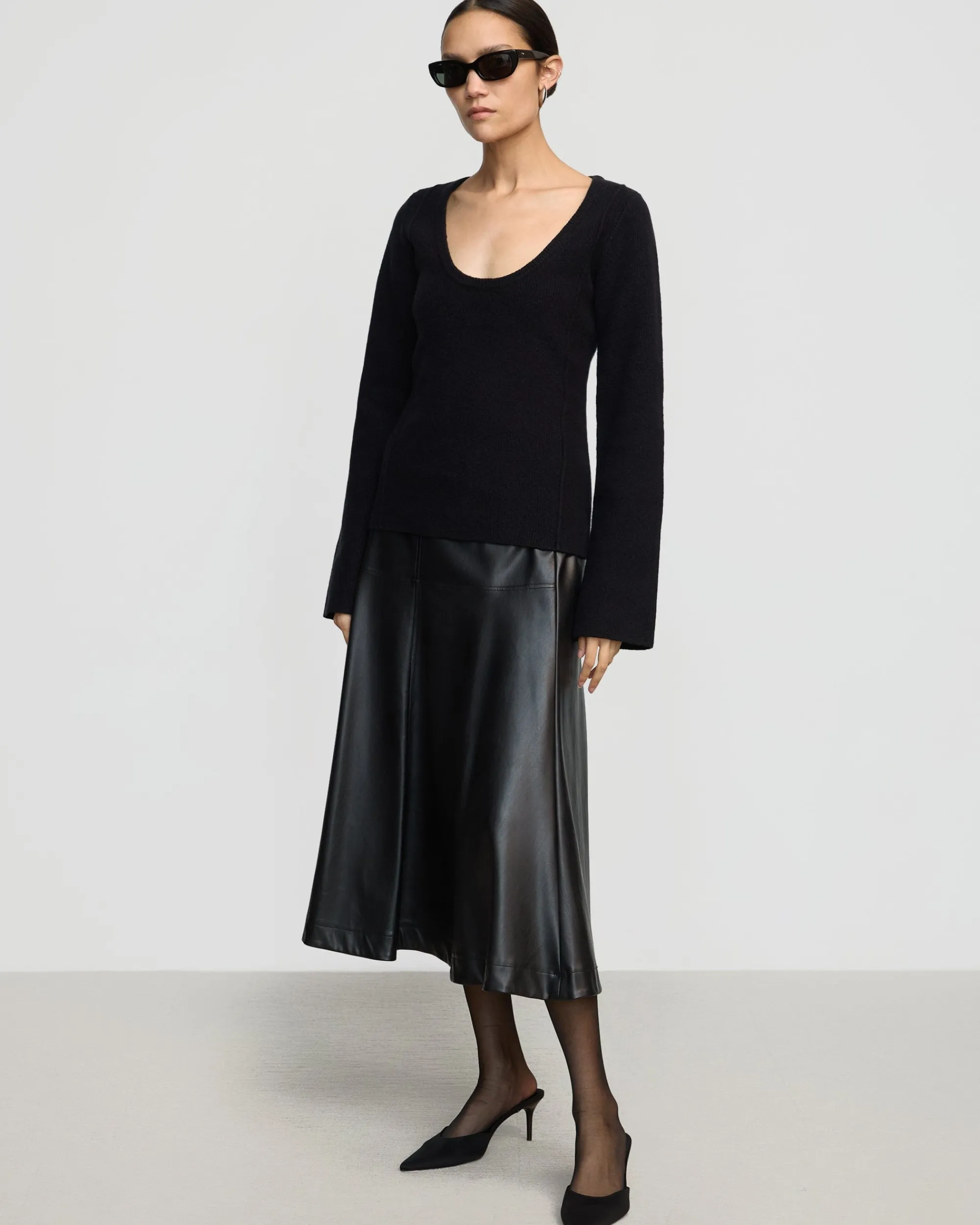 Brilliant Wise Corporation Limited Camilla Seam-Detail Scoop-Neck Sweater< Sweaters|Tops
