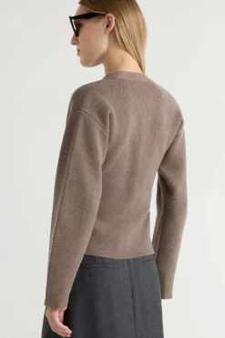 Brilliant Wise Corporation Limited Elinor Organic Cotton-Wool V-Neck Cardigan< Sweaters