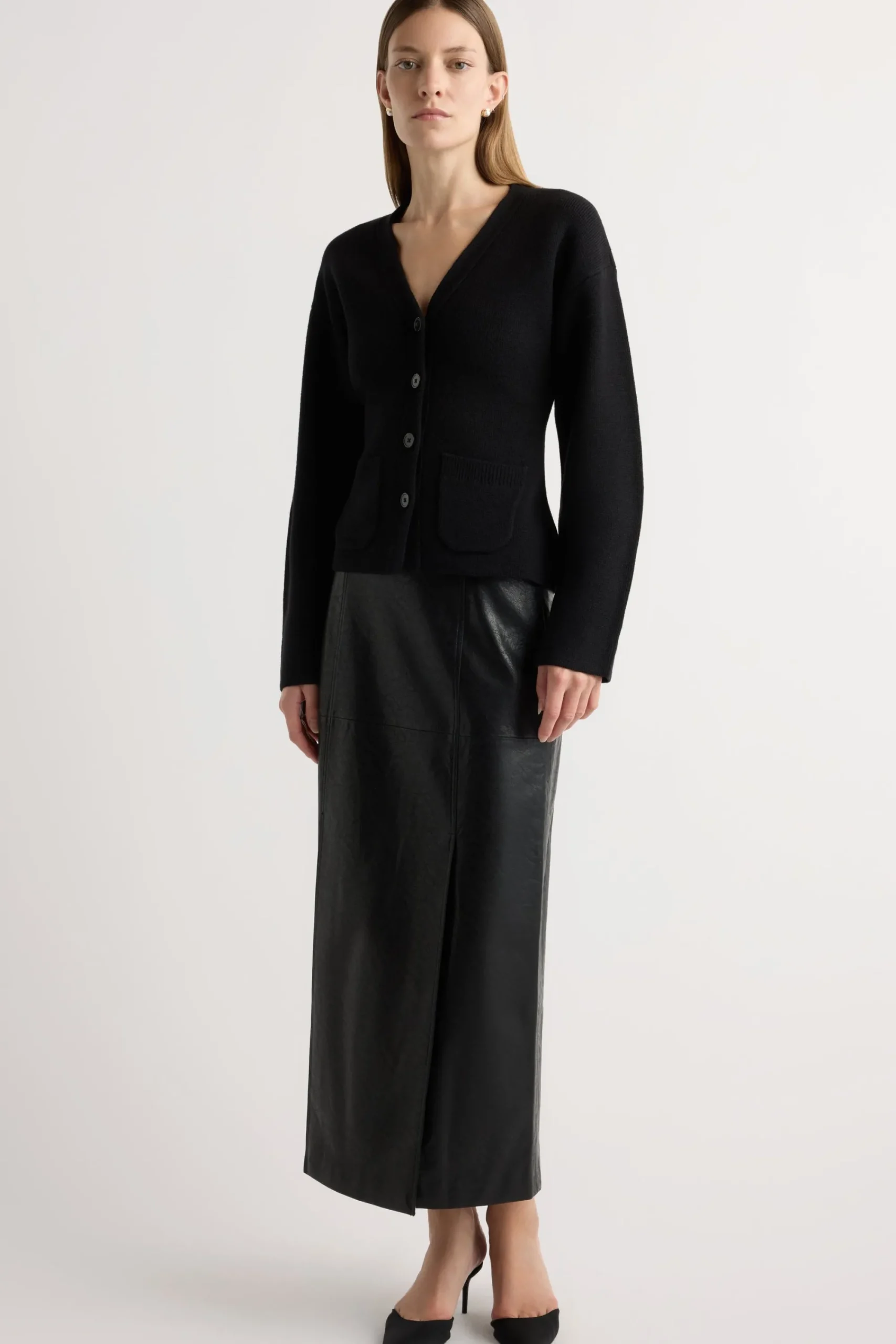 Brilliant Wise Corporation Limited Elinor Organic Cotton-Wool V-Neck Cardigan< Sweaters