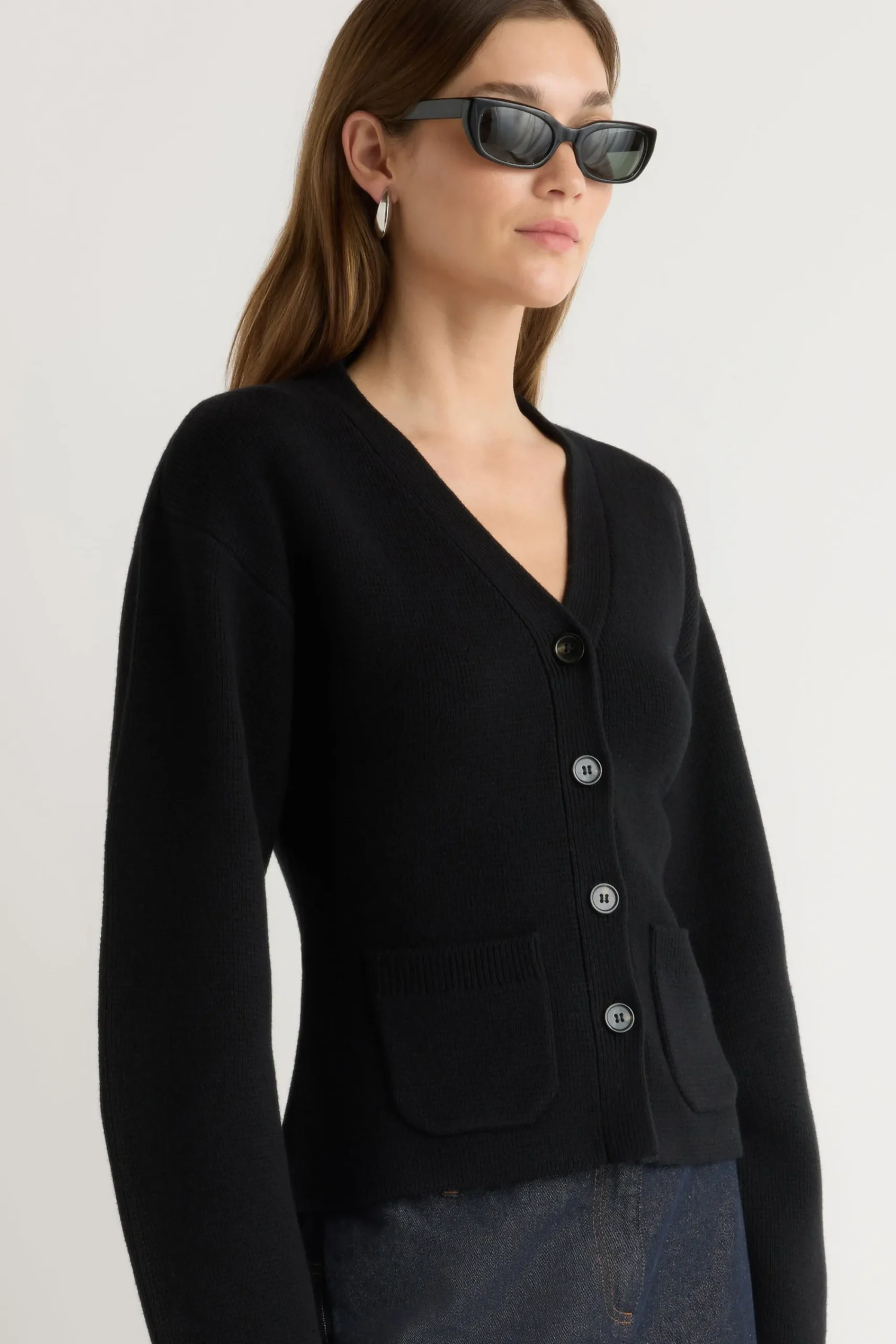 Brilliant Wise Corporation Limited Elinor Organic Cotton-Wool V-Neck Cardigan< Sweaters
