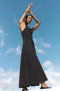 Brilliant Wise Corporation Limited Enya Cinch-Waist Knit Dress< Dresses