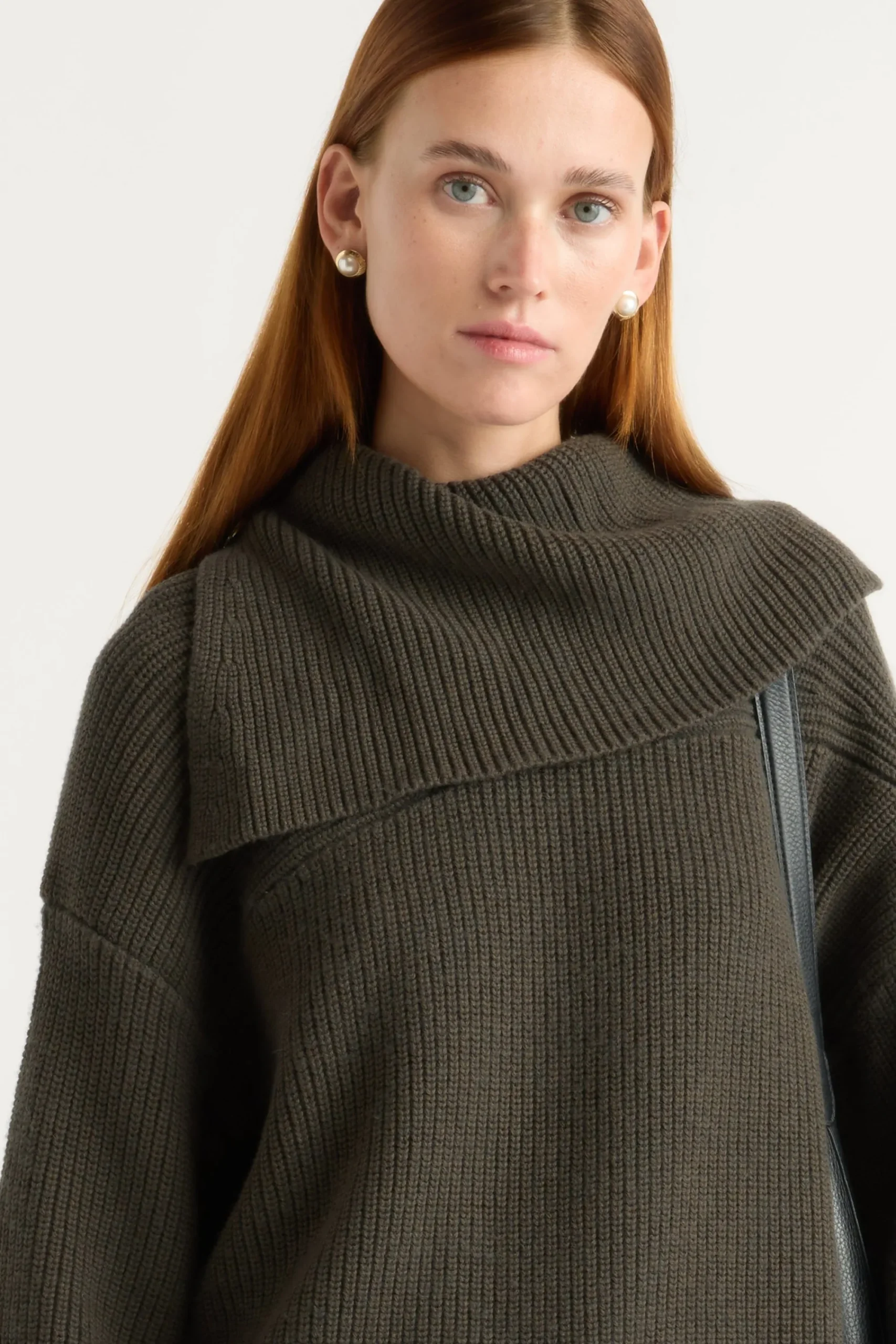 Brilliant Wise Corporation Limited Ezra Organic Cotton-Wool Foldover-Collar Sweater< Sweaters