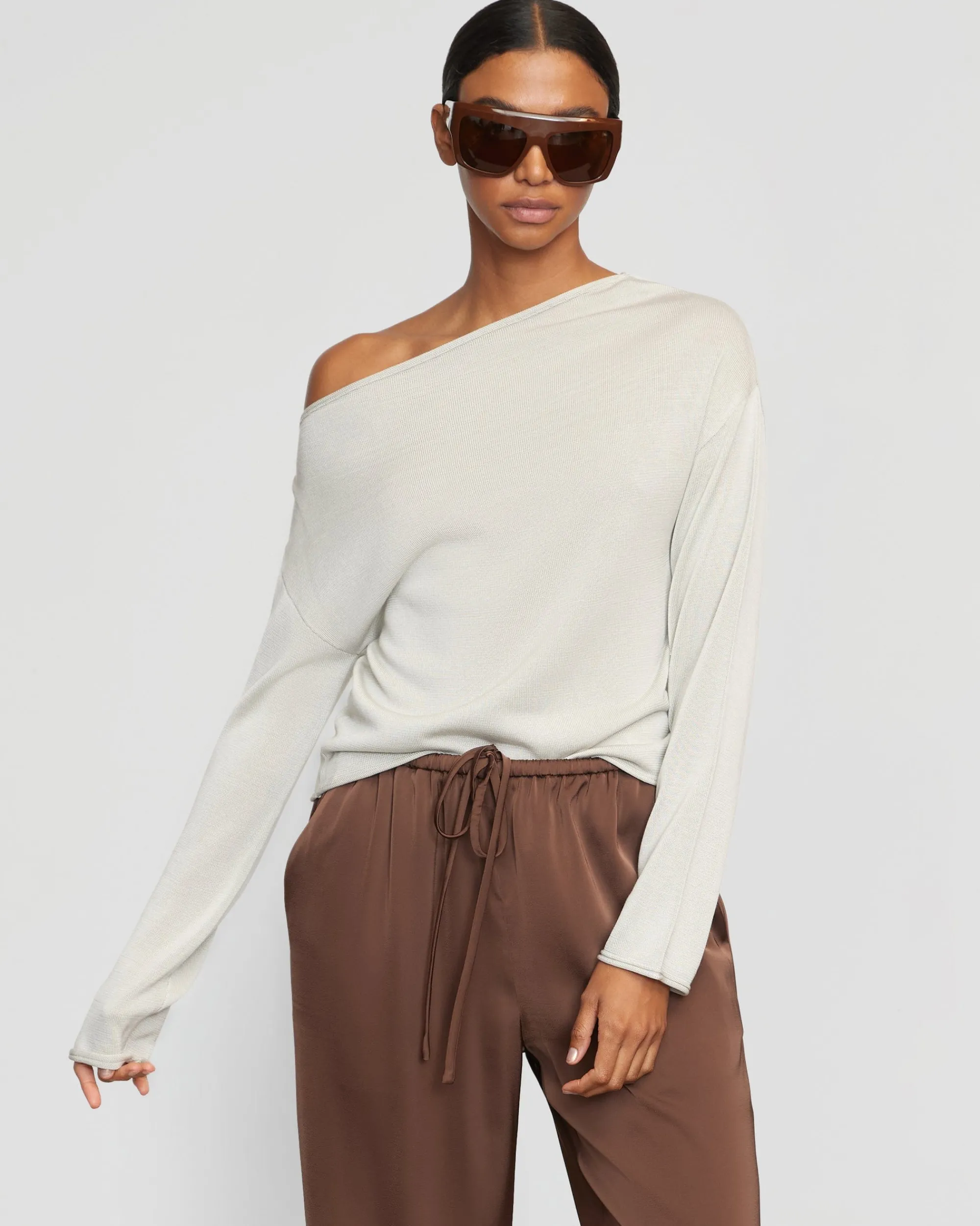Brilliant Wise Corporation Limited Hachi Tencel-Wool Off-Shoulder Sweater< Sweaters