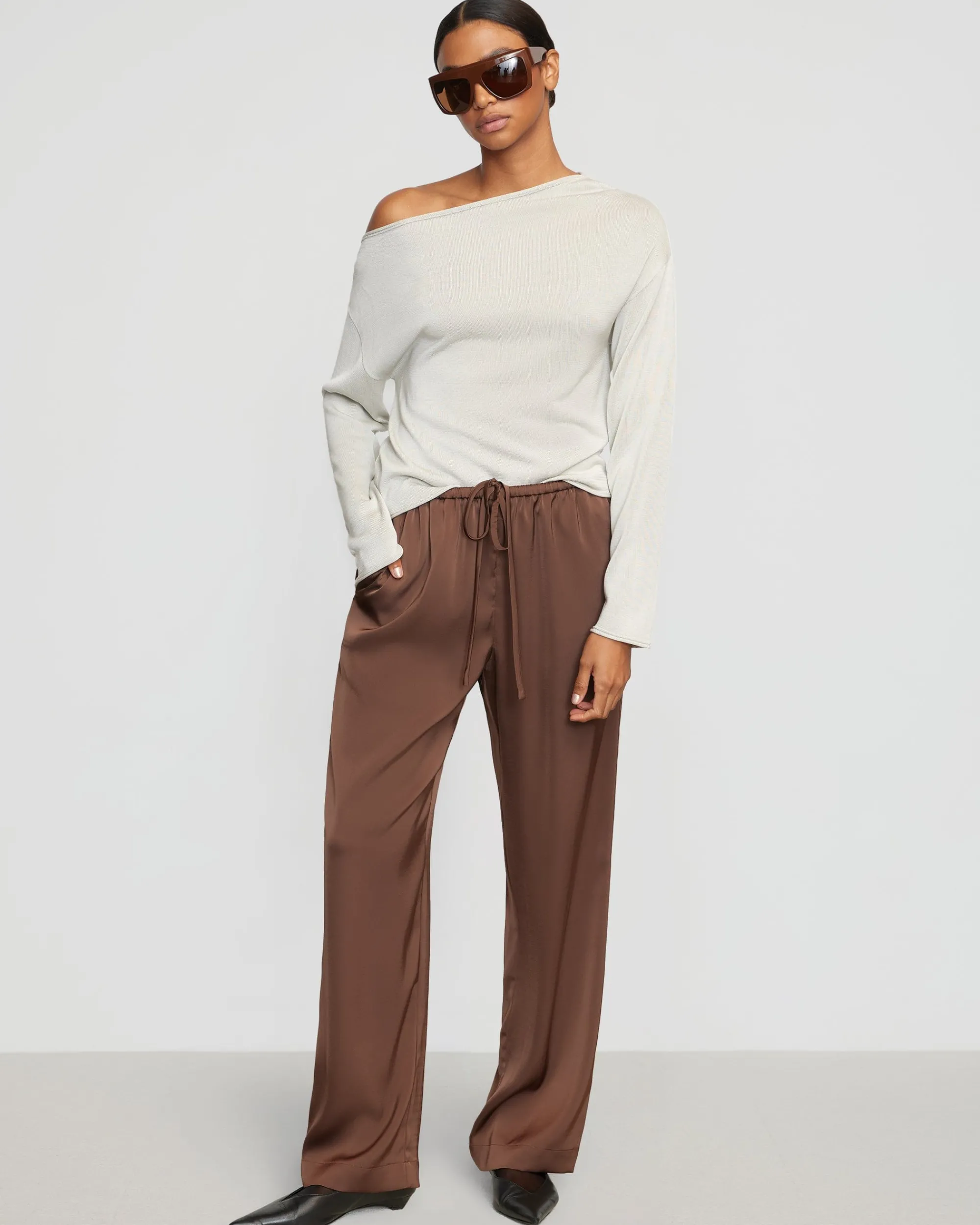 Brilliant Wise Corporation Limited Hachi Tencel-Wool Off-Shoulder Sweater< Sweaters