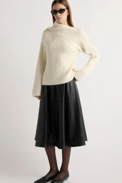 Hua Jia Harlow Vegan Leather Flare Skirt< Skirts