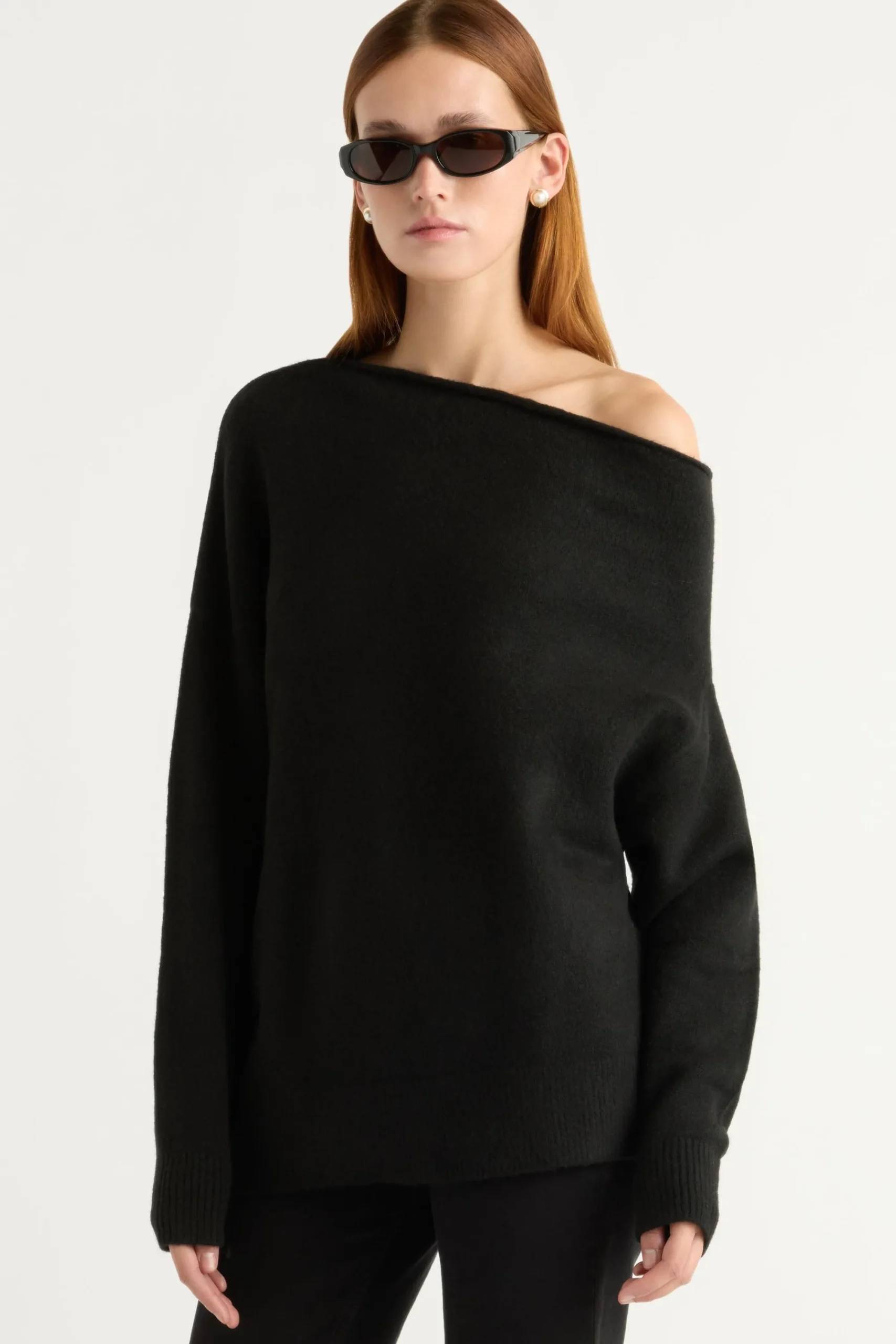 Expert Group Limited Iris Off-Shoulder Sweater< Sweaters