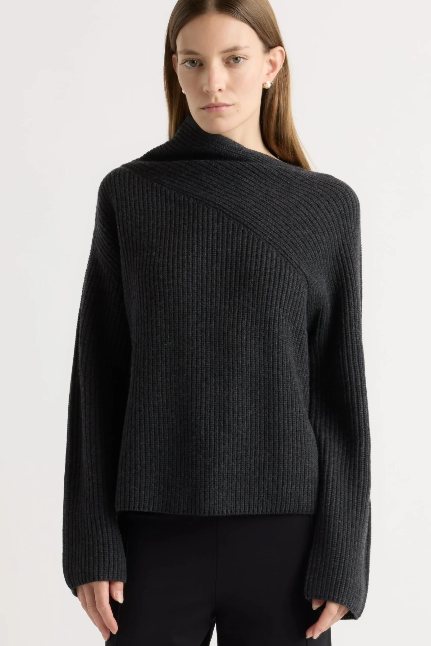 Brilliant Wise Corporation Limited Julisa Asymmetric-Neck Sweater< Sweaters