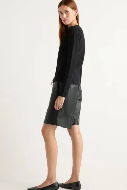 Hua Jia Liat Vegan Leather Bermuda Short< Shorts