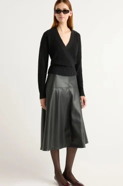 Brilliant Wise Corporation Limited Maren Cropped V-Neck Sweater< Sweaters