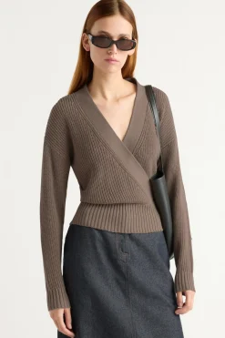 Brilliant Wise Corporation Limited Maren Cropped V-Neck Sweater< Sweaters
