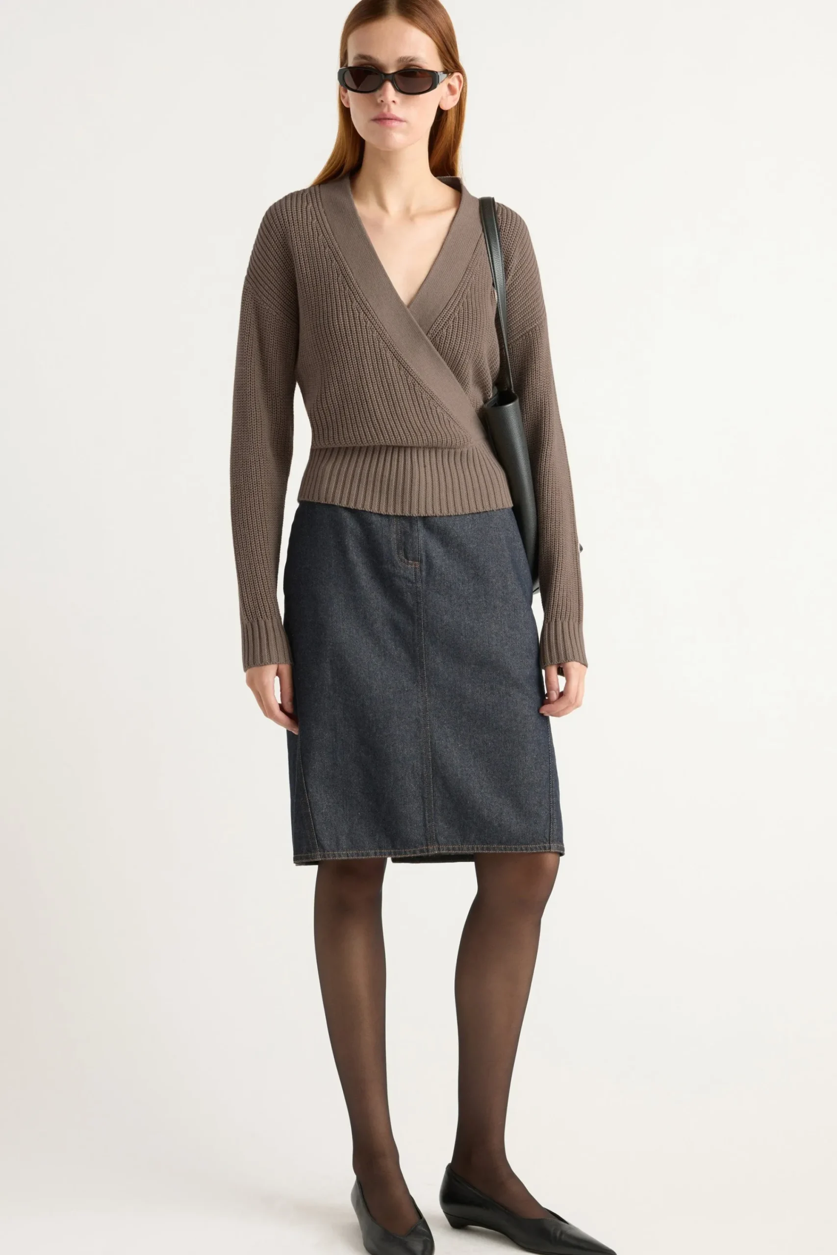 Brilliant Wise Corporation Limited Maren Cropped V-Neck Sweater< Sweaters