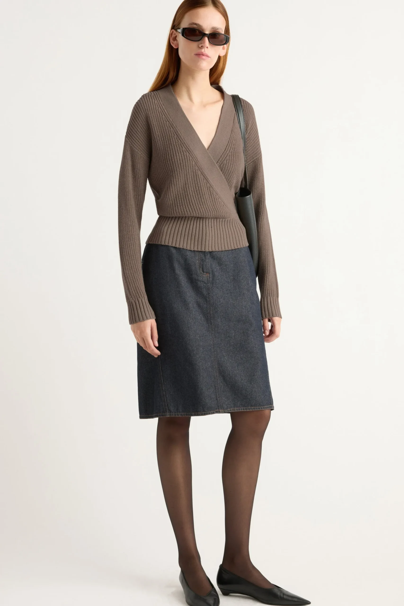 Brilliant Wise Corporation Limited Maren Cropped V-Neck Sweater< Sweaters