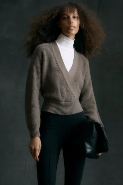 Brilliant Wise Corporation Limited Maren Cropped V-Neck Sweater< Sweaters