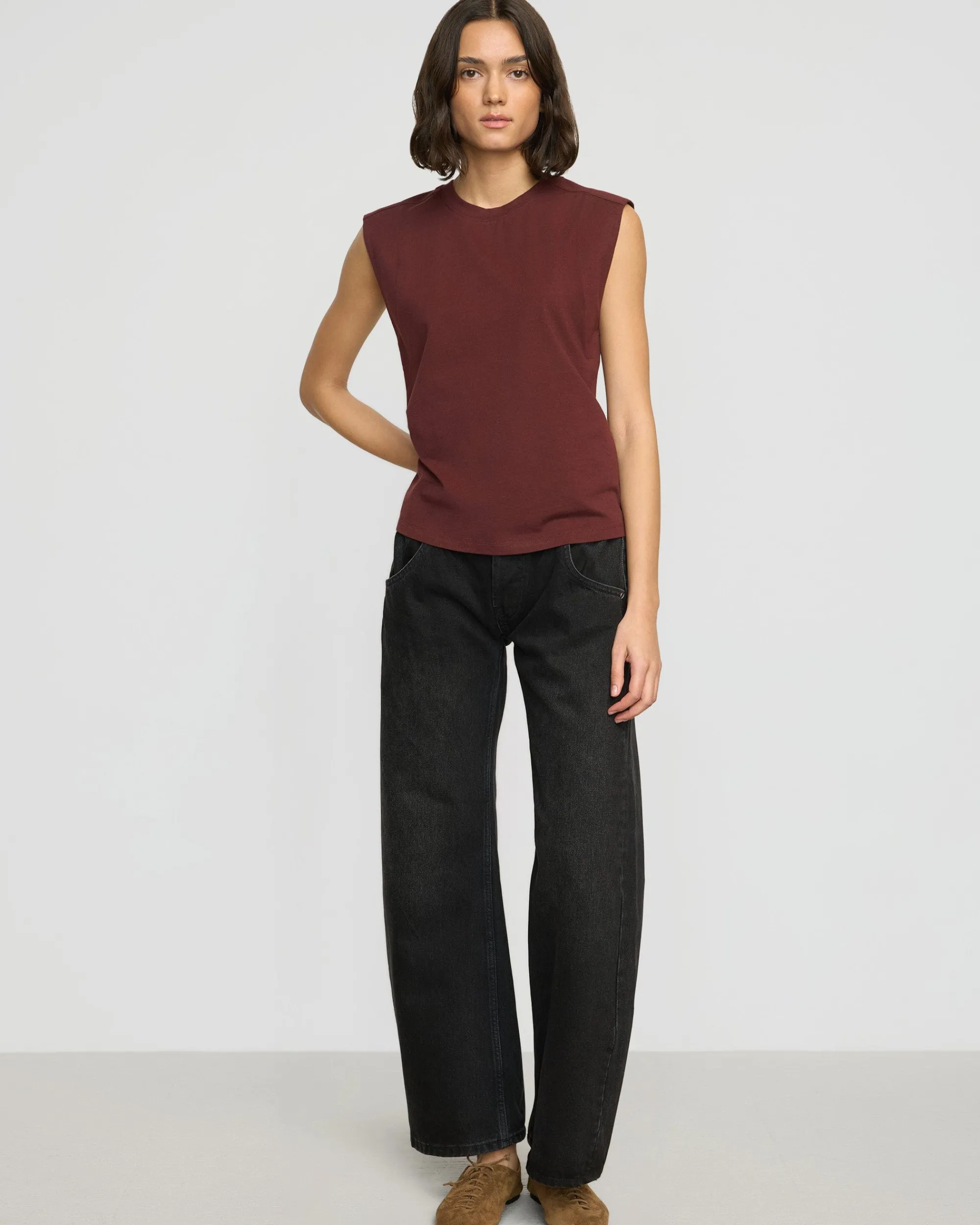 Lever Style LLC Nana Organic Cotton Structured-Shoulder Tee< Tees|Tops